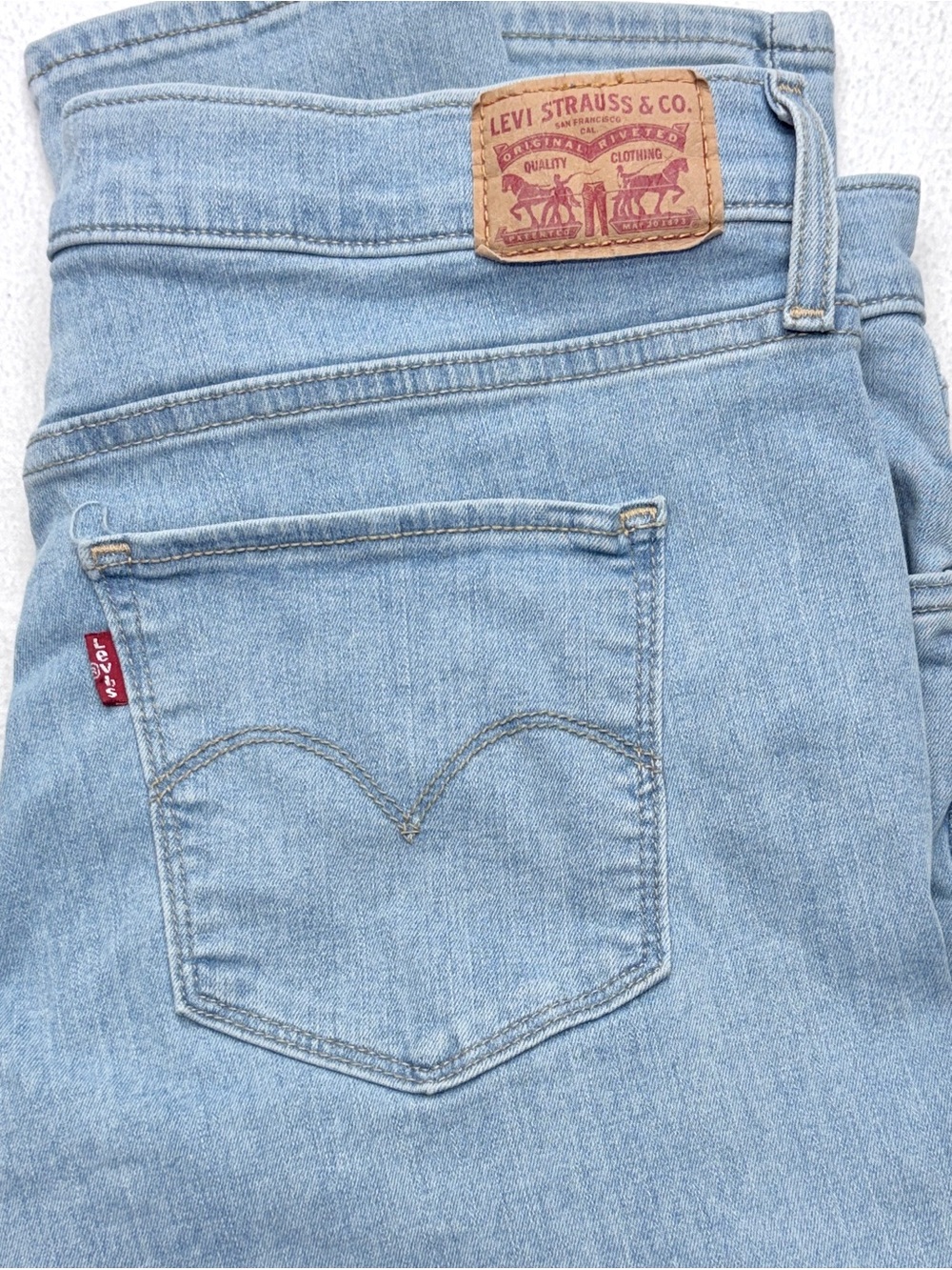 Levis 720 High Rise Super Skinny Jeans Womens 33 Light Wash Stretch Denim